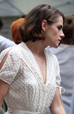 KRISTEN STEWART Out Shopping in New York 10/09/2015