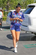 KYLIE JENNER Leaves Sugarfish Restaurant in Calabasas 10/01/2015