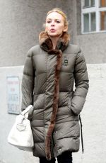 KYLIE MINOGUE Out Shopping on the Kings Road in London 10/14/2015
