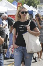 LESLIE BIBB Out Shopping at Farmers Market in Studio City 10/18/2015