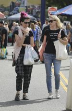 LESLIE BIBB Out Shopping at Farmers Market in Studio City 10/18/2015