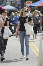 LESLIE BIBB Out Shopping at Farmers Market in Studio City 10/18/2015