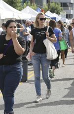 LESLIE BIBB Out Shopping at Farmers Market in Studio City 10/18/2015