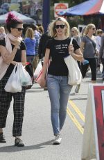 LESLIE BIBB Out Shopping at Farmers Market in Studio City 10/18/2015