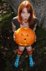 MAITLAND WARD Carving Her Halloween Jack-O-Lantern in Beverly Hills 10/26/2015