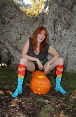 MAITLAND WARD Carving Her Halloween Jack-O-Lantern in Beverly Hills 10/26/2015