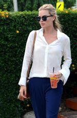 MARGOT ROBBIE Out for Lunch in West Hollywood 10/05/2015