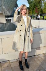 MICHELLE WILLIAMS at Louis Vuitton Fashion Show at Paris Fashion Week 10/07/2015