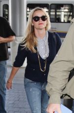 REESE WITHERSPOON Arrives at Los Angeles International Airport 10/12/2015