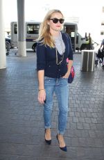 REESE WITHERSPOON Arrives at Los Angeles International Airport 10/12/2015