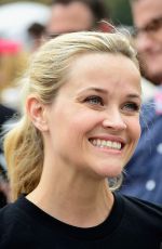 REESE WITHERSPOON at 13th Annual LA County Walk to Defeat ALS 10/18/2015