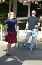 REESE WITHERSPOON at The Ivy by the Shore in Santa Monica 10/18/2015
