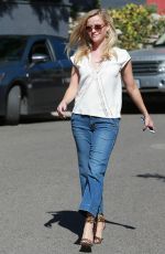 REESE WITHERSPOON Heading to a Friend House in Los Angeles 10/10/2015