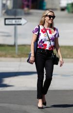 REESE WITHERSPOON Out and About in Los Angeles 10/08/2015