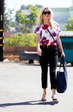 REESE WITHERSPOON Out and About in Los Angeles 10/08/2015