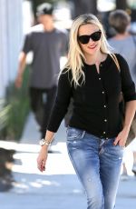 REESE WITHERSPOON Out in Los Angeles 09/30/2015
