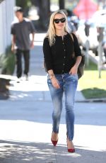 REESE WITHERSPOON Out in Los Angeles 09/30/2015