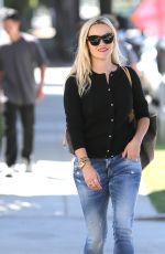 REESE WITHERSPOON Out in Los Angeles 09/30/2015