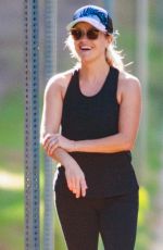 REESE WITHERSPOON Out Jogging in Los Angeles 10/08/2015