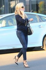 REESE WITHERSPOON Out Shopping in Santa Monica 10/21/2015