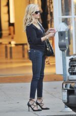 REESE WITHERSPOON Out Shopping in Santa Monica 10/21/2015