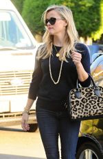 REESE WITHERSPOON Out Shopping in Santa Monica 10/21/2015