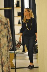REESE WITHERSPOON Shopping at Zimmerman