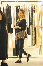 REESE WITHERSPOON Shopping at Zimmerman