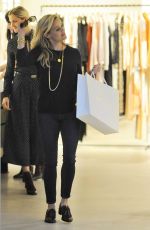 REESE WITHERSPOON Shopping at Zimmerman