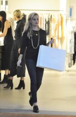 REESE WITHERSPOON Shopping at Zimmerman