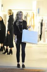 REESE WITHERSPOON Shopping at Zimmerman
