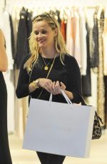 REESE WITHERSPOON Shopping at Zimmerman