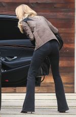ROSIE HUNTINGTON-WHITELEY Arrives at Her Home in Los Angeles 10/16/2015