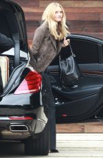ROSIE HUNTINGTON-WHITELEY Arrives at LAX Airport in Los Angeles 10/16/2015