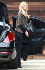 ROSIE HUNTINGTON-WHITELEY Arrives at LAX Airport in Los Angeles 10/16/2015
