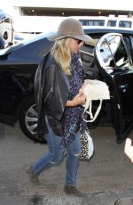 SARAH MICHELLE GELLAR at Los Angeles International Airport 10/05/2015