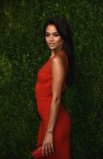 SHANINA SHAIK at God’s Love We Deliver Golden Heart Awards in New York 10/15/2015
