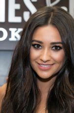 SHAY MITCHELL at Bliss Booksigning at Barnes & Noble in Los Angeles 10/12/2015
