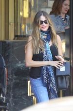 SOFIA VERGARA Out and About in Los Angeles 10/10/2015