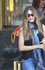 SOFIA VERGARA Out and About in Los Angeles 10/10/2015