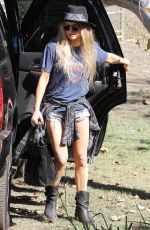 STACY FERGIE FEERGUSON Out and About in Brentwood 10/29/2015