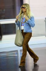 STACY FERGIE FERGUSON Arrives at JFK Airport in New York 10/21/2015