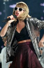 TAYLOR SWIFT and TOVE LO Performs at The 1989 World Tour in Atlanta 10/24/205