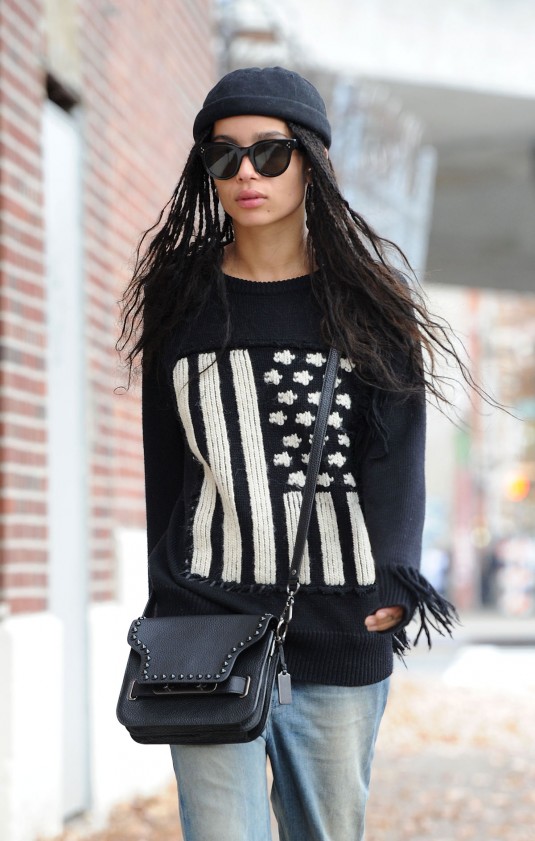 ZOE-KRAVITZ-Out-and-About-in-Brooklyn-15