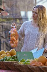 ALICIA SILVERSTONE Shopping at Farmers Market in Studio City 11/08/2015