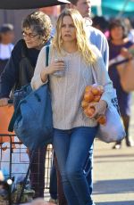 ALICIA SILVERSTONE Shopping at Farmers Market in Studio City 11/08/2015