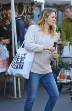 ALICIA SILVERSTONE Shopping at Farmers Market in Studio City 11/08/2015
