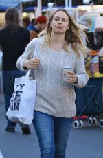 ALICIA SILVERSTONE Shopping at Farmers Market in Studio City 11/08/2015