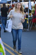ALICIA SILVERSTONE Shopping at Farmers Market in Studio City 11/08/2015