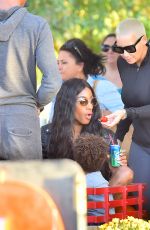 AMBER ROSE Shopping at Underwood Family Farms in Los Angeles 10/28/2015
